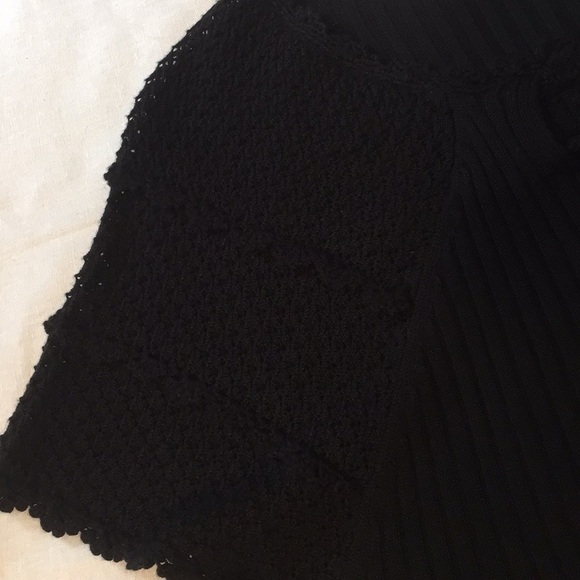RQT Black Knit Top Medium - Picture 7 of 7